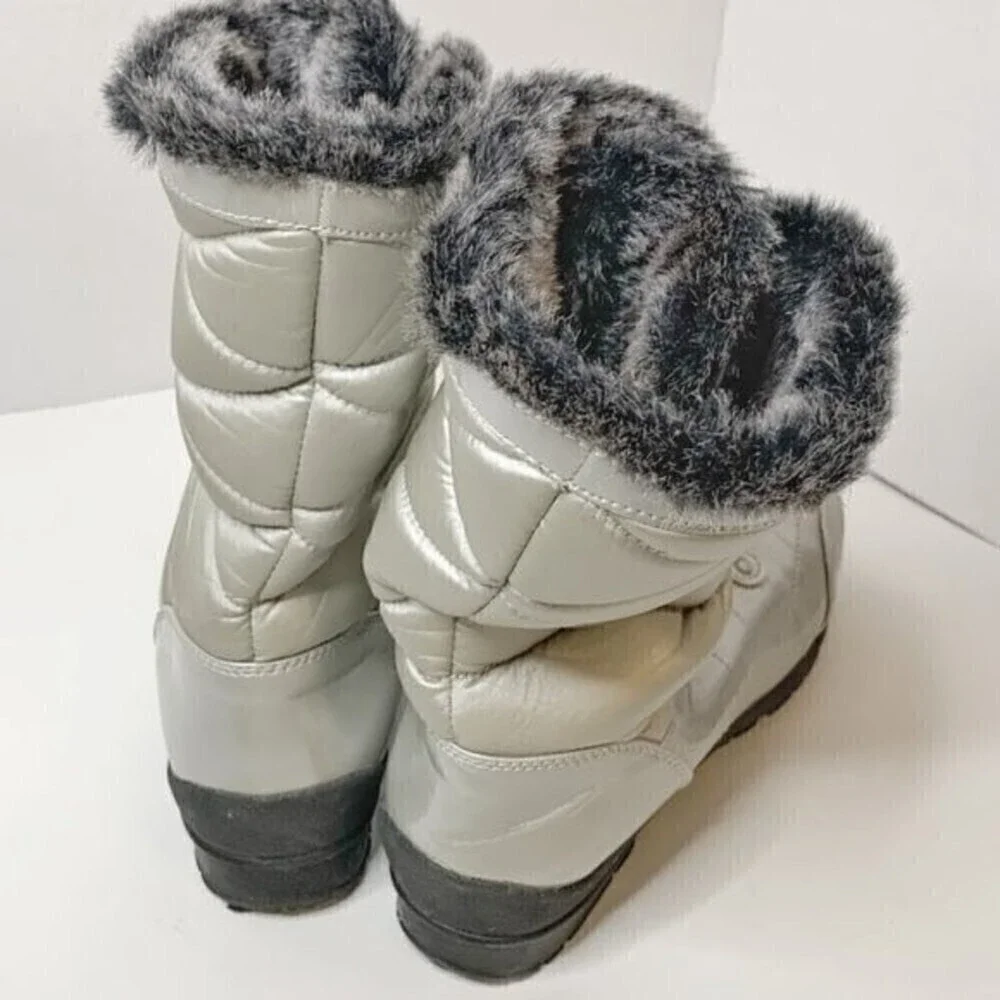 Khombu Silver Metallic Lace Up Nylon Angel Snow Moon Faux Fur Lined Boots